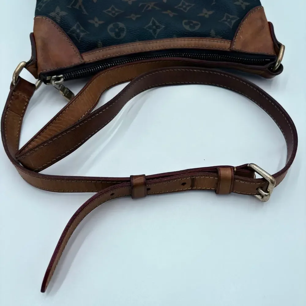 Authenticated Vintage Louis Vuitton Crossbody – Classic Monogram Shoulder Purse - Picture 15 of 15